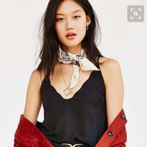 NWT Urban Outfitters Scallop V-Neck Cami in Black Small